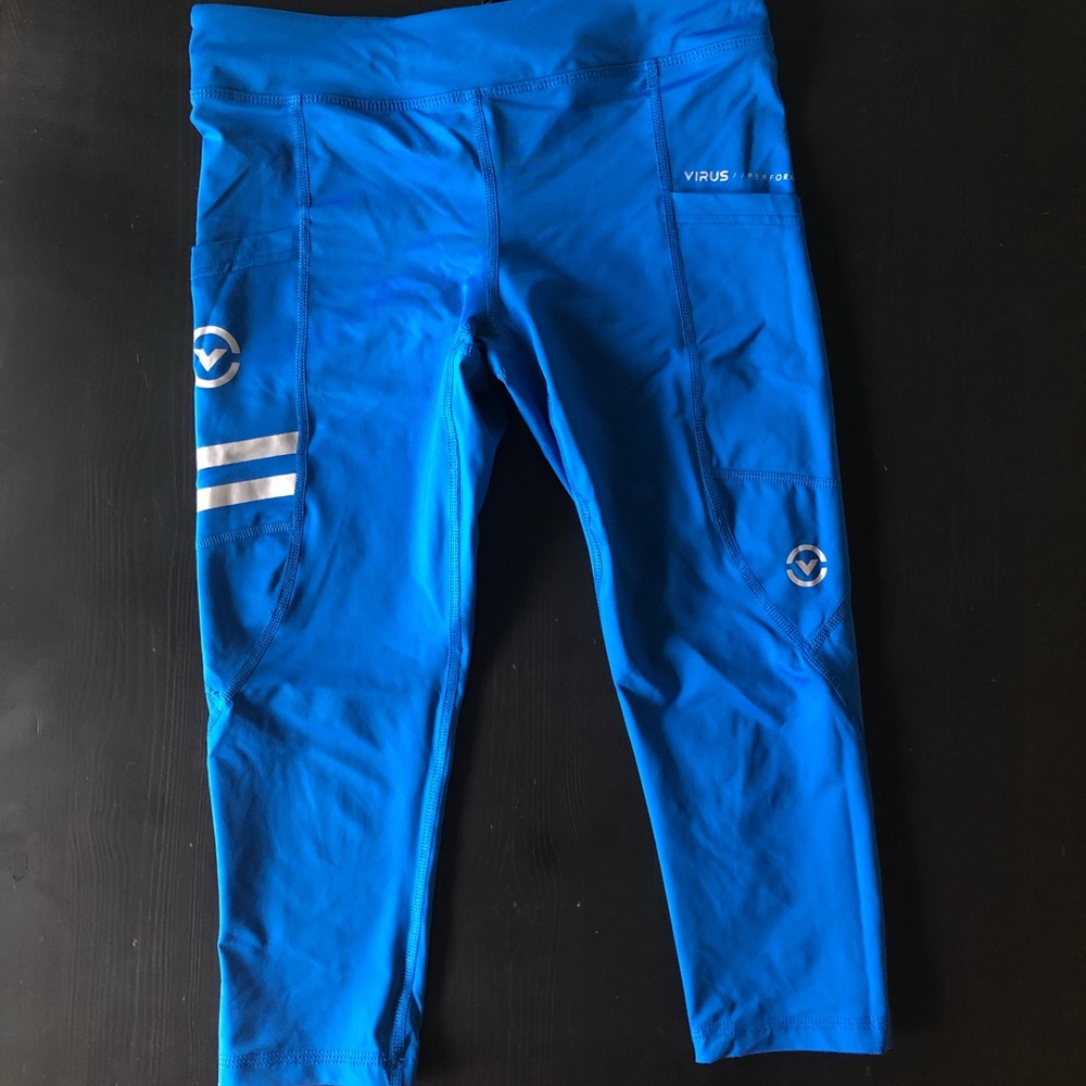 Virus blue crop